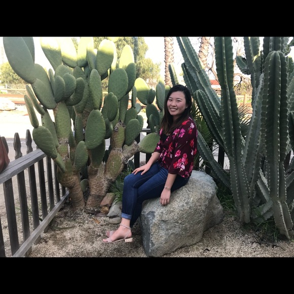 Meet your posher, Emily - Picture 3 of 3